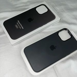 Apple 12 plus max silicone black phone case